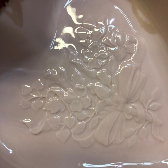 Longaberger Sweetheart Bowl - Picture 3 of 12